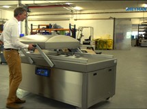 <p>Immer kürzer werdende Produktlebenszyklen, bedingt durch die Beschleunigung der Technologie und sich &auml;ndernde Kundenwünsche, erfordern flexible Produktionsprozesse. Durch einen modularen Produktaufbau ist es m&ouml;glich, in einem sp&auml;ten Stadium des Produktionsprozesses flexibel auf Kundenwünsche zu reagieren. Dies passt perfekt ins Quick Response Manufacturing (QRM), um die Durchlaufzeiten zu verkürzen.</p>
